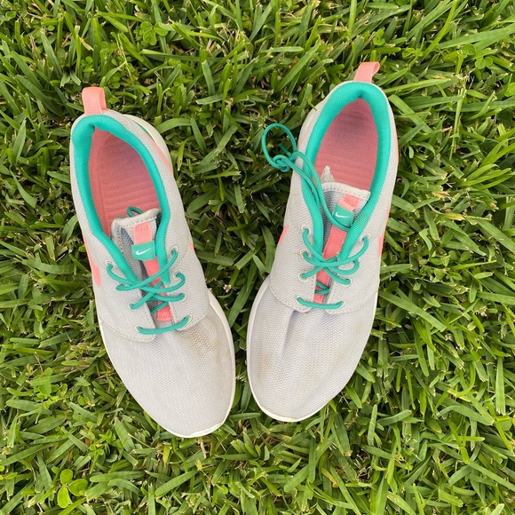 Nike Roshe One South Beach Shoes - Picture 2 of 6